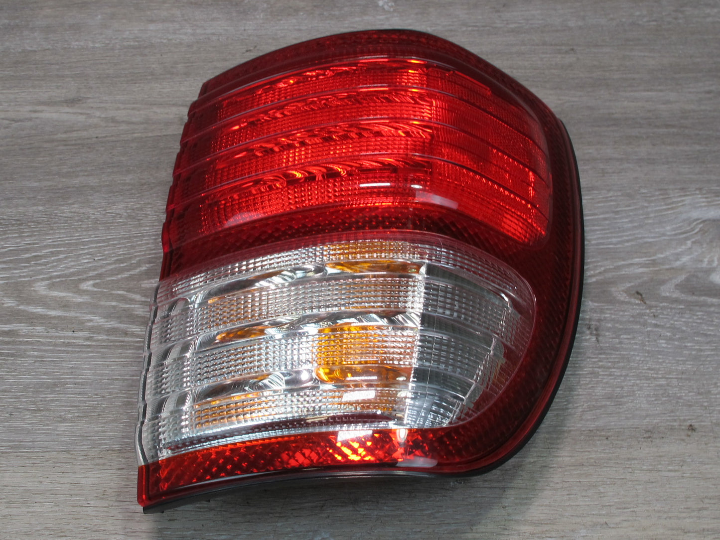 1998-2006 Lexus UZJ100L LX470 Rear Left Drvier Side Outer Tail Light Lamp