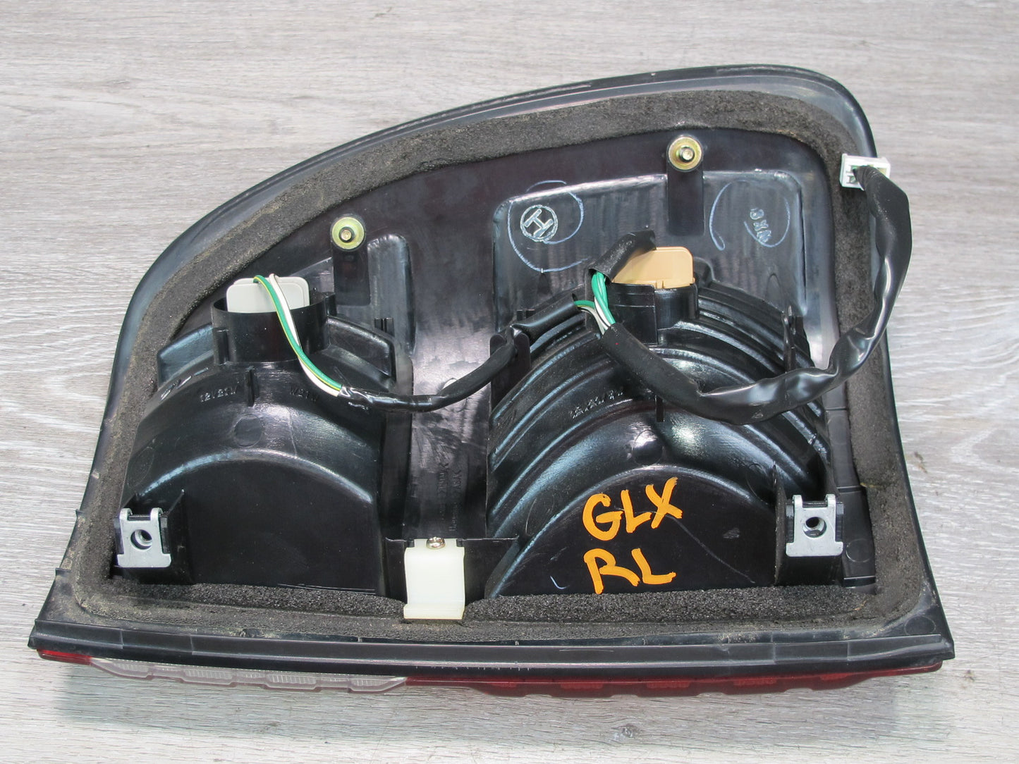 1998-2006 Lexus UZJ100L LX470 Rear Left Drvier Side Outer Tail Light Lamp