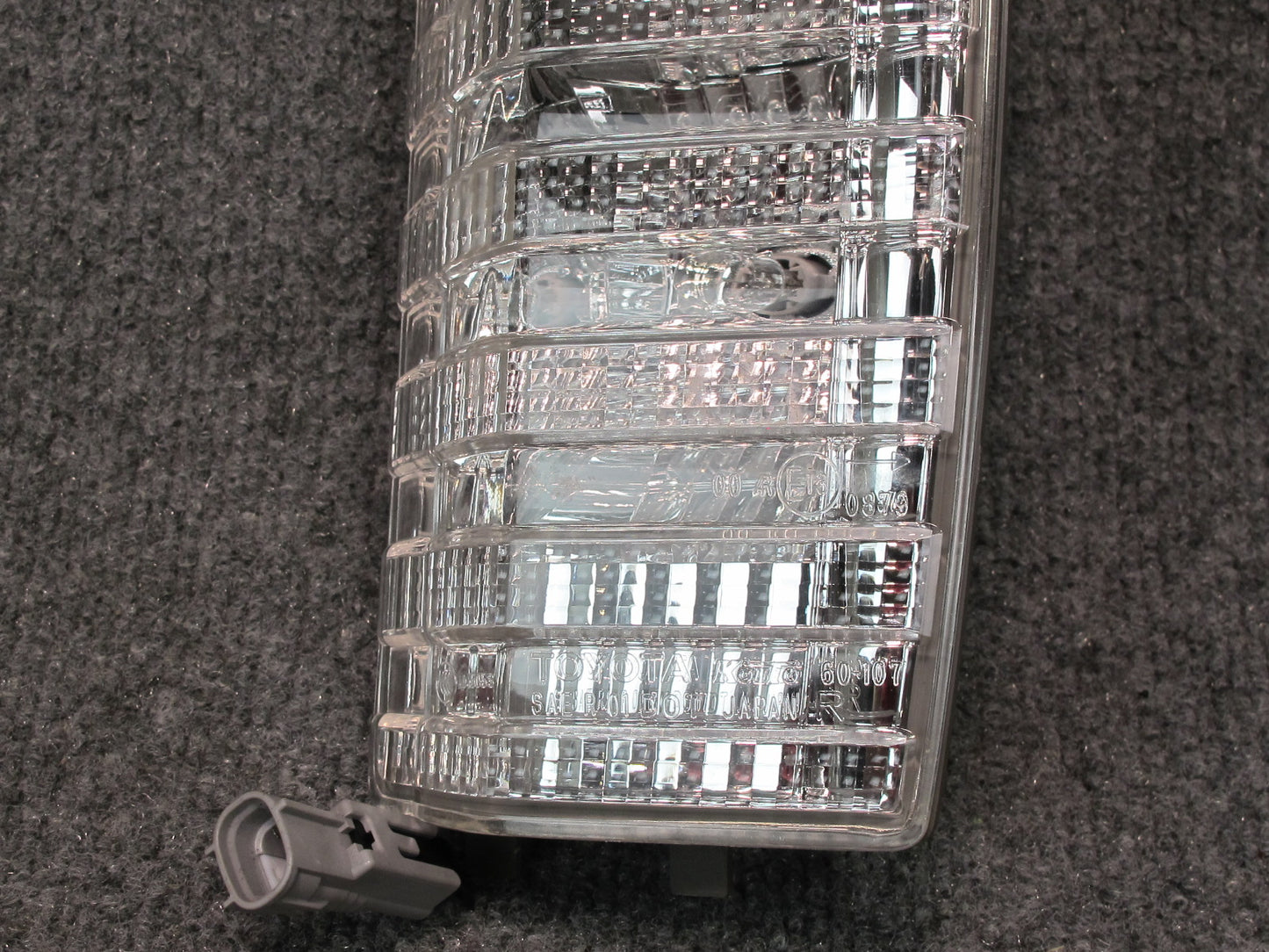 2003-2007 Lexus UZJ100L LX470 Rear Tail Gate Right Pass Side Back UP Light Lamp
