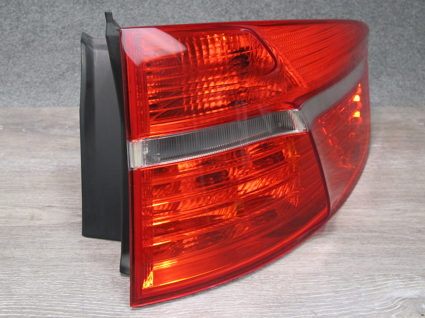2008-2012 BMW E71 E72 X6 Rear Right Outer Tail Light Lamp 7179986