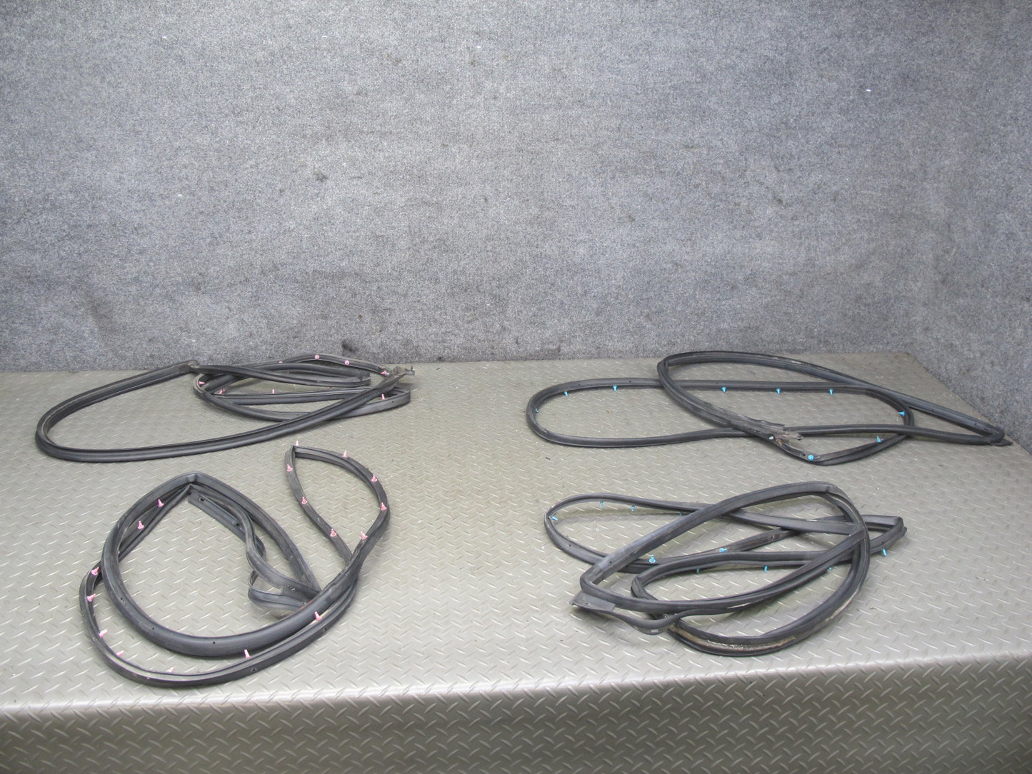 99-05 Lexus JZS160L GS430 GS300 Set of 4 Front & Rear Door Weatherstrip Seal OEM