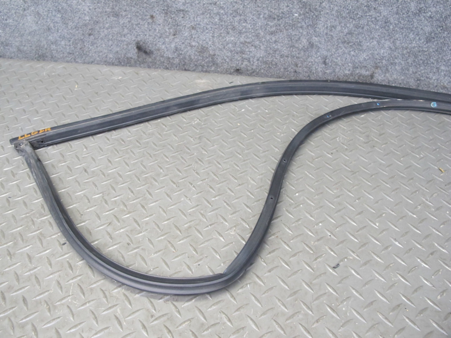 99-05 Lexus JZS160L GS430 GS300 Set of 4 Front & Rear Door Weatherstrip Seal OEM