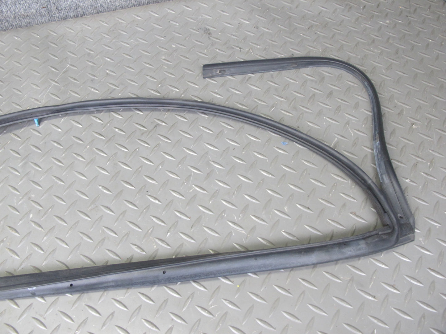 99-05 Lexus JZS160L GS430 GS300 Set of 4 Front & Rear Door Weatherstrip Seal OEM