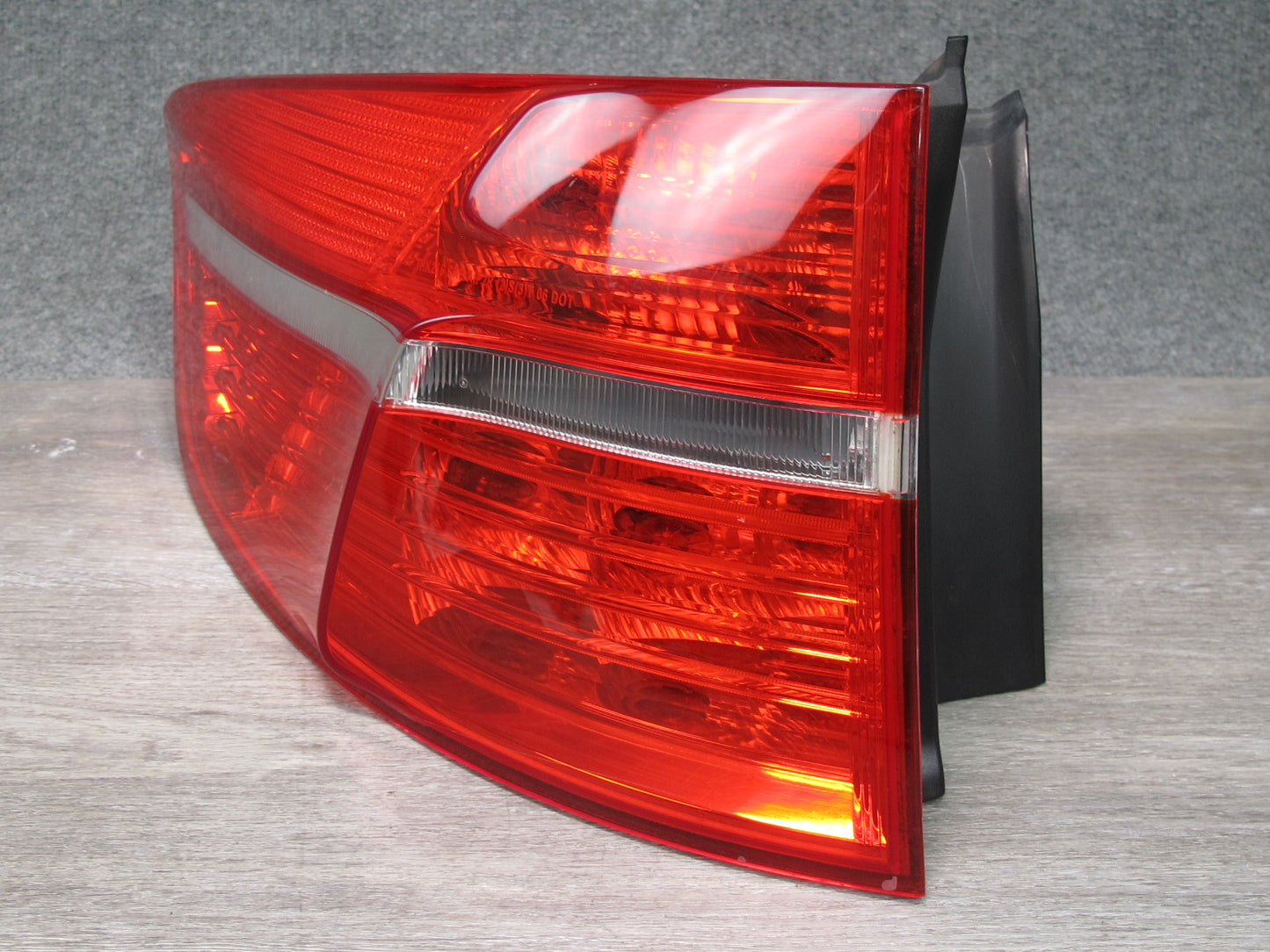2008-2012 BMW E71 E72 X6 Rear Left Outer Tail Light Lamp 7179985