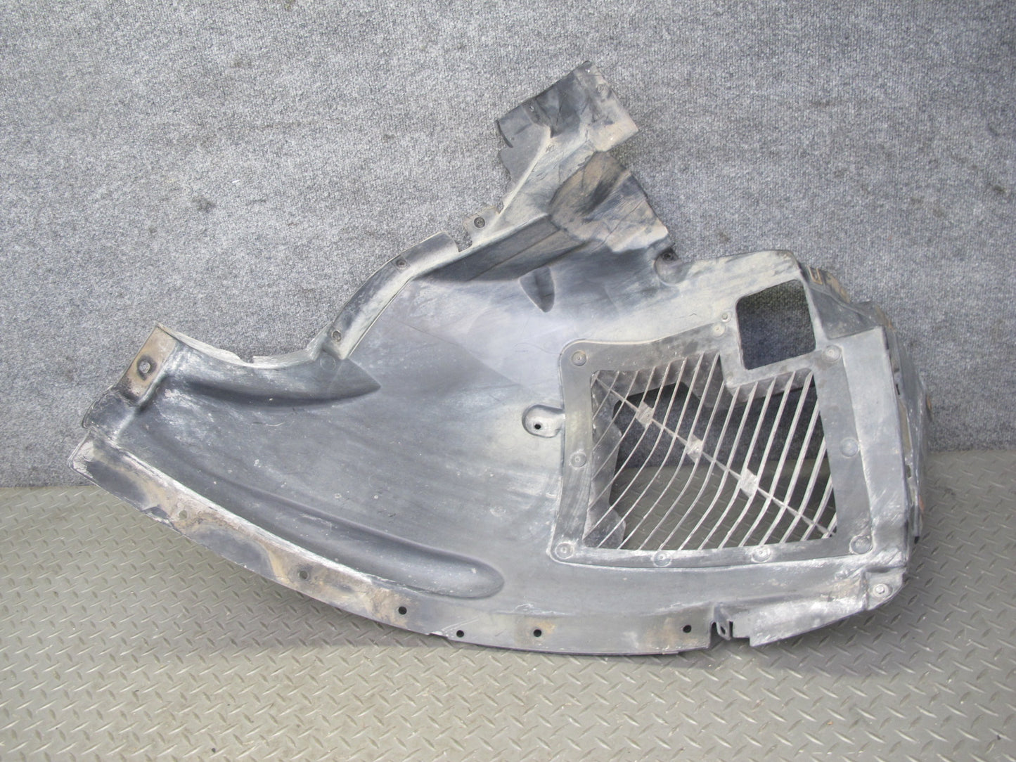 2008-2014 BMW E71 E72 X6 Front Left Fender Liner Splash Shield Guard 7180619