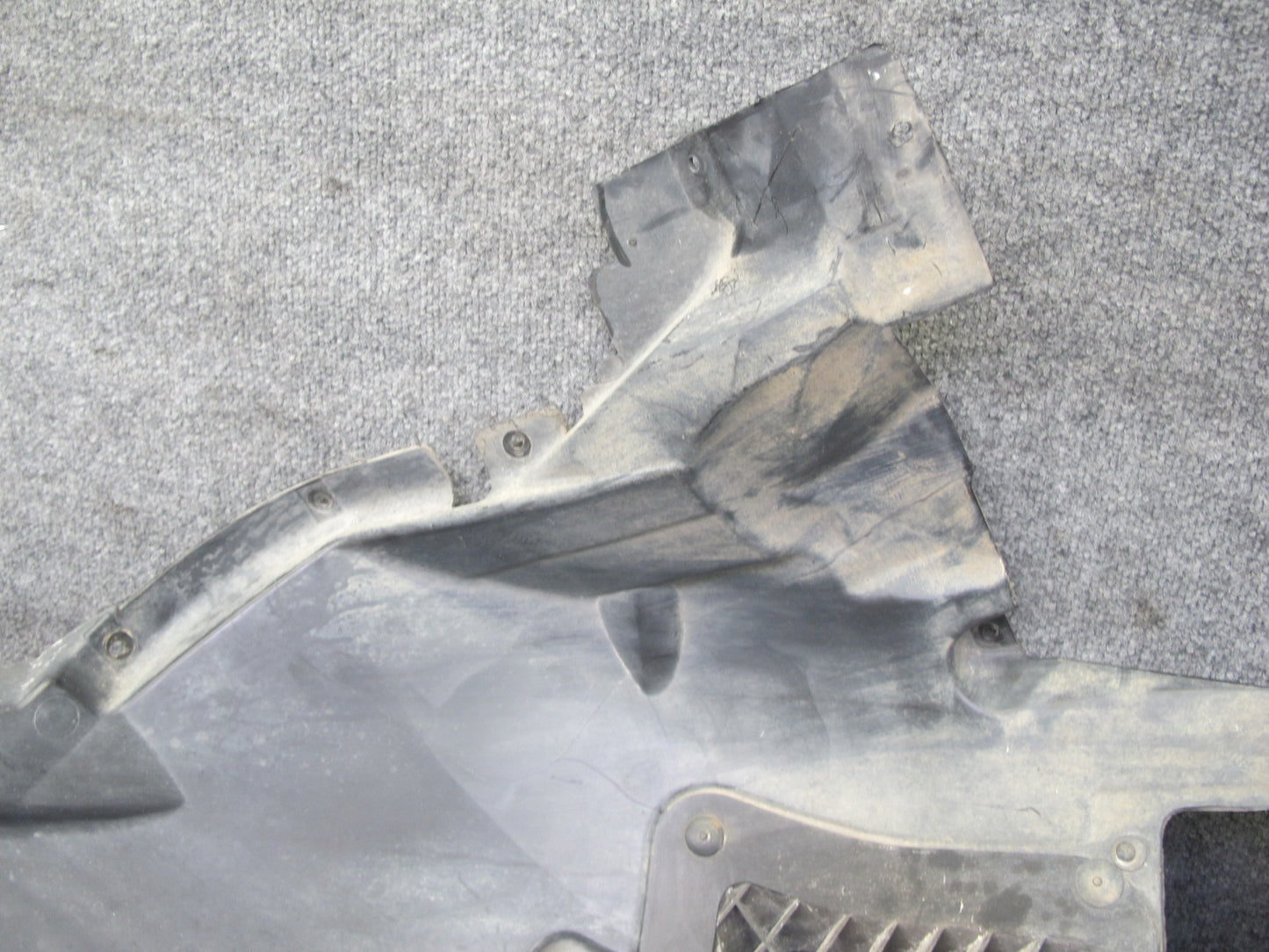 2008-2014 BMW E71 E72 X6 Front Left Fender Liner Splash Shield Guard 7180619