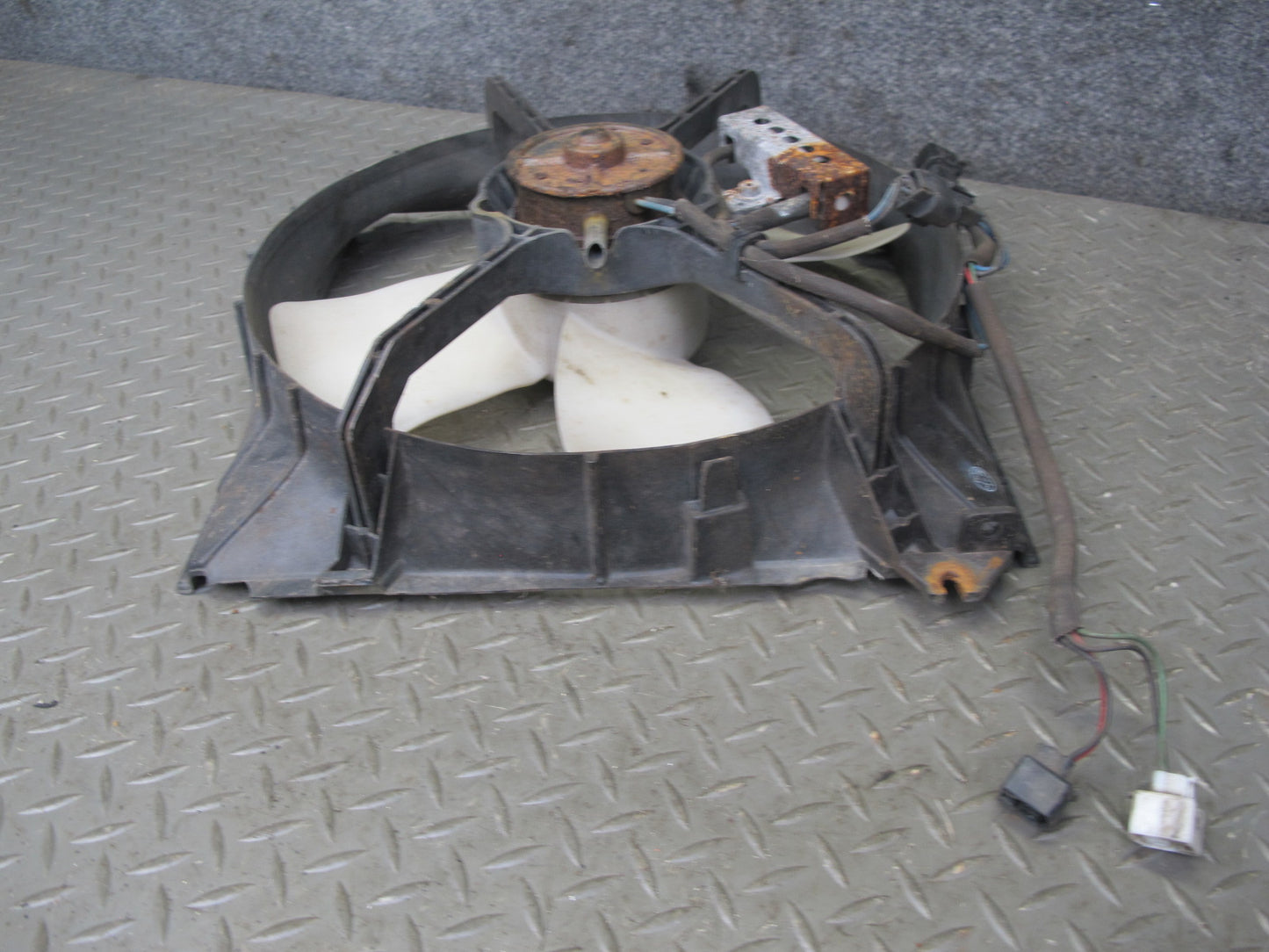 91-93 Mitsubishi 3000GT VR4 M/T Engine 4-BLADE Cooling Fan Motor Shroud OEM
