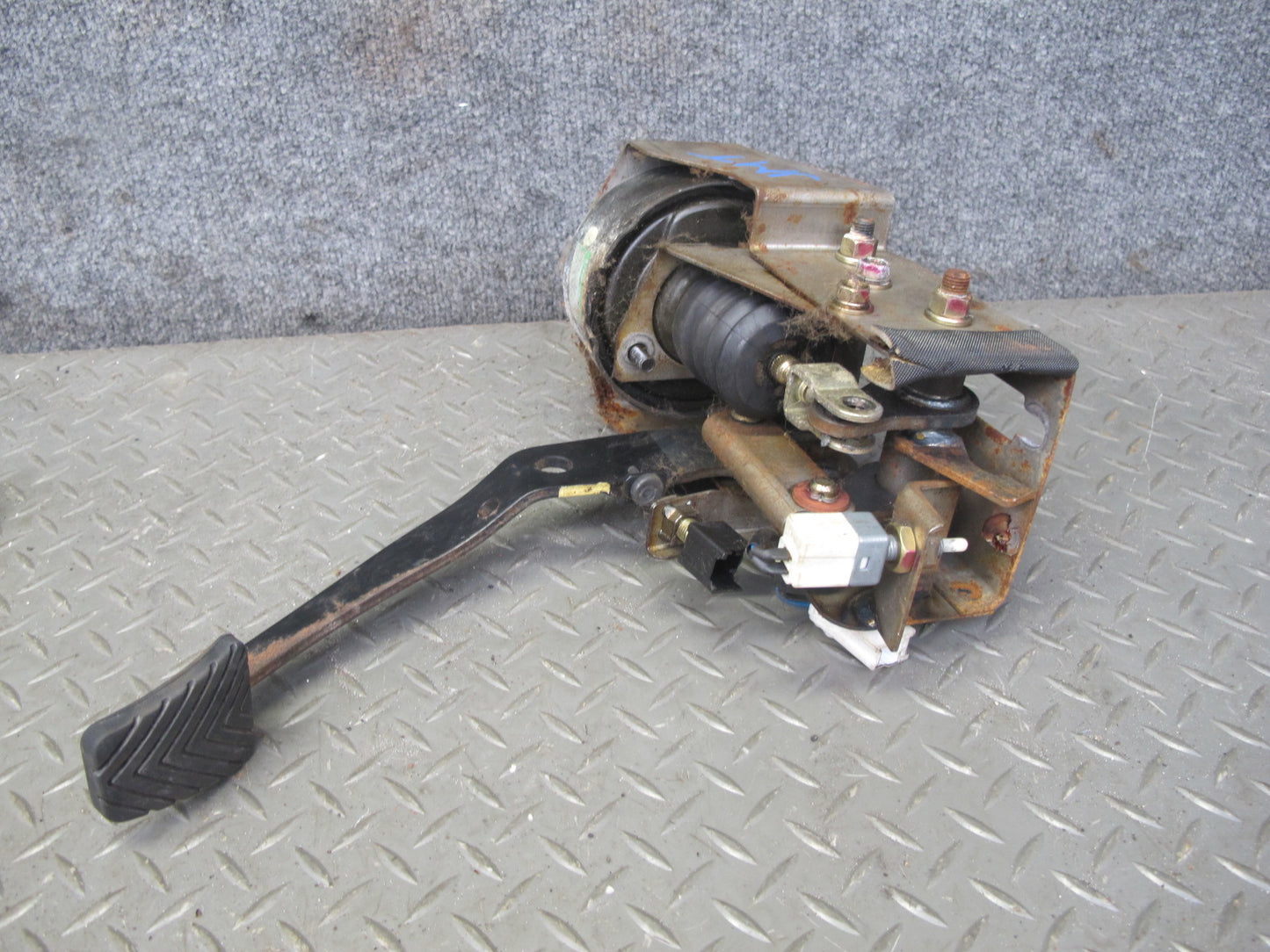 91-93 Mitsubishi 3000GT VR4 M/T Gas Acceleration Brake Clutch Pedal Set OEM