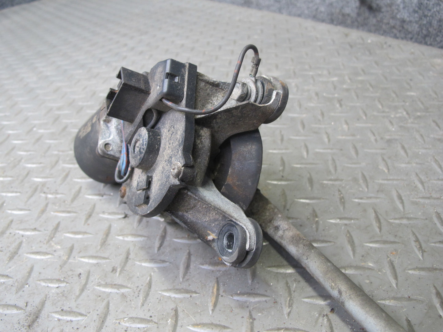 91-99 Mitsubishi 3000GT Windshield Wiper Transmission Linkage w Motor OEM