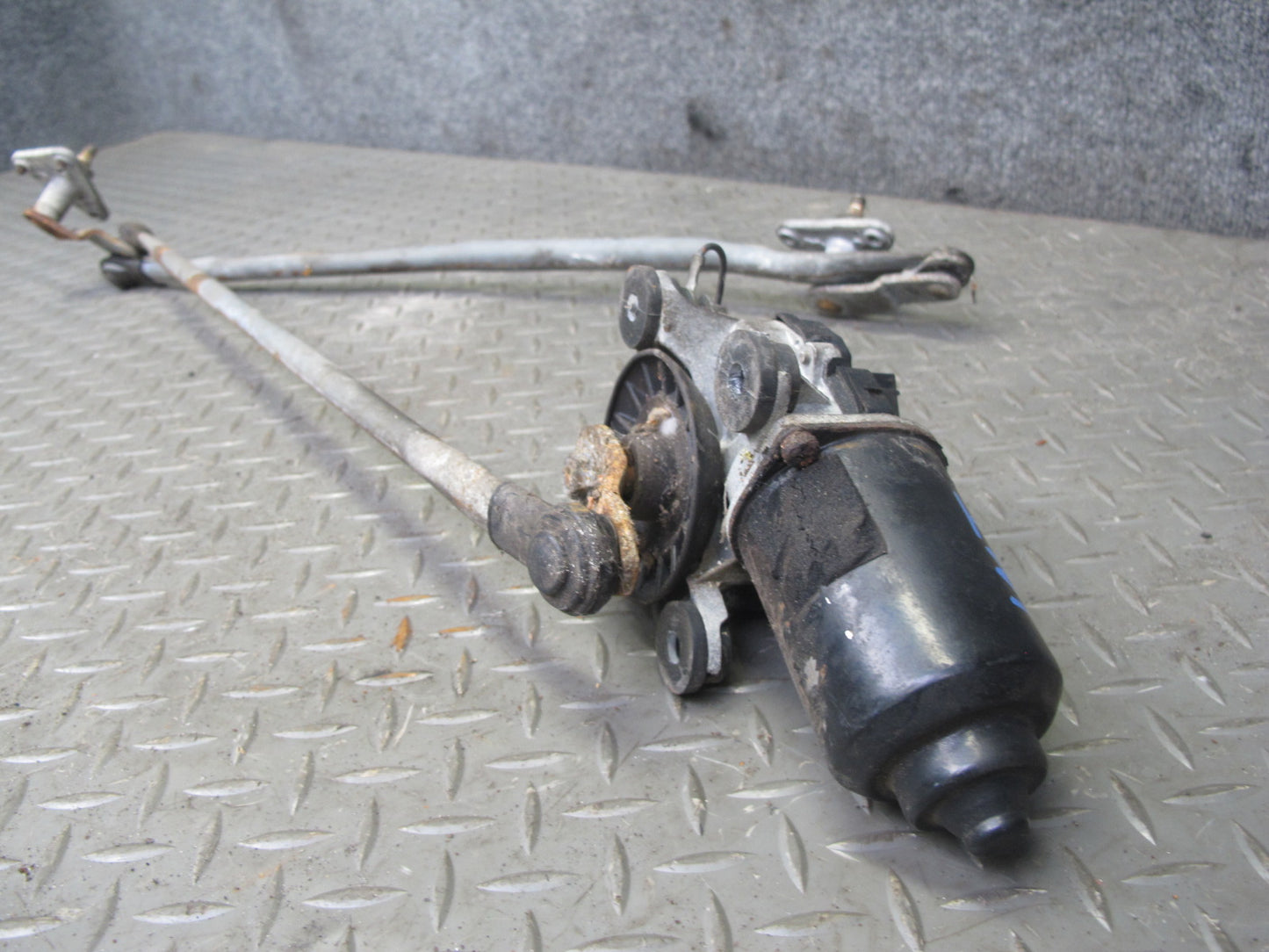 91-99 Mitsubishi 3000GT Windshield Wiper Transmission Linkage w Motor OEM