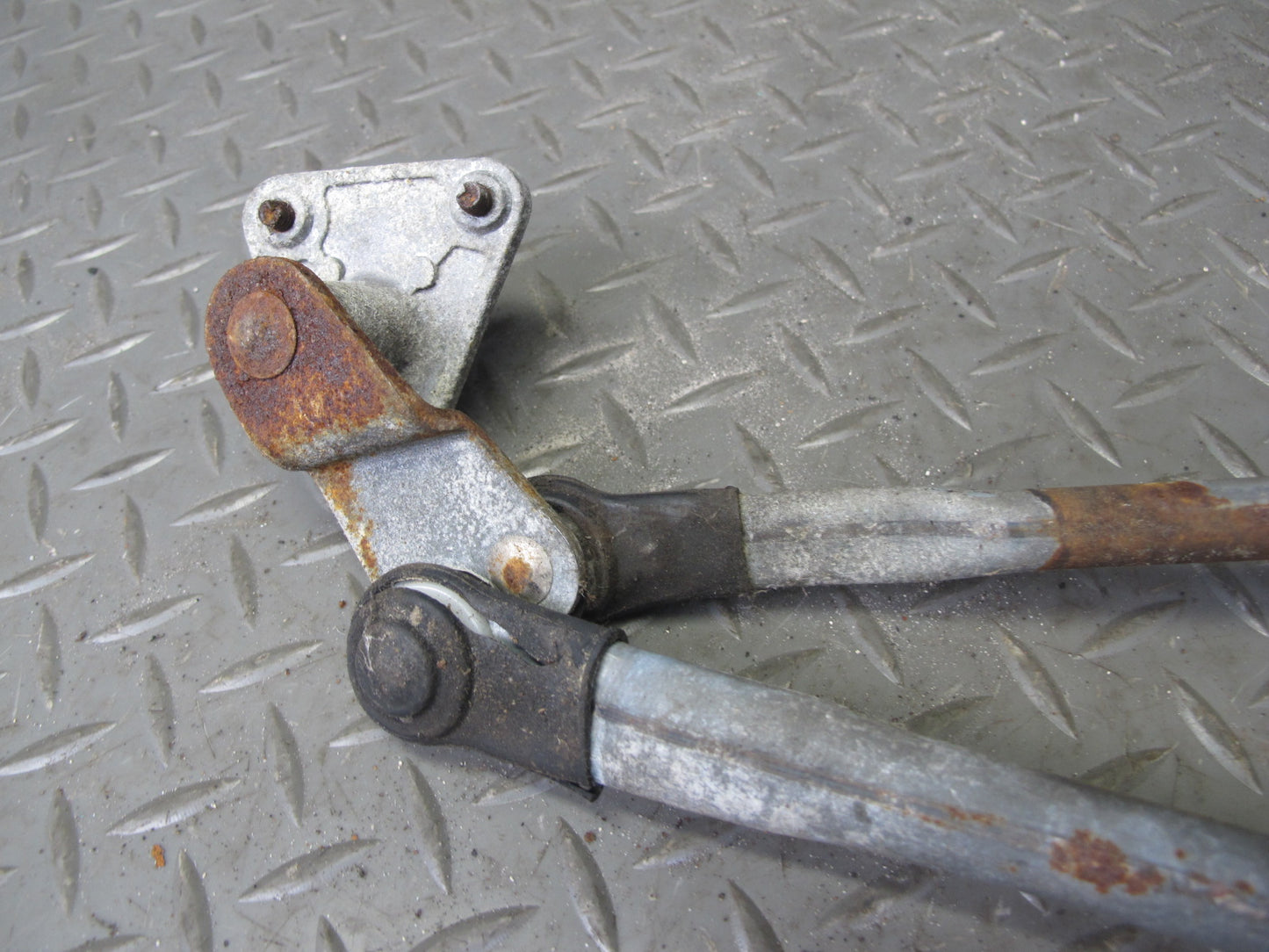 91-99 Mitsubishi 3000GT Windshield Wiper Transmission Linkage w Motor OEM