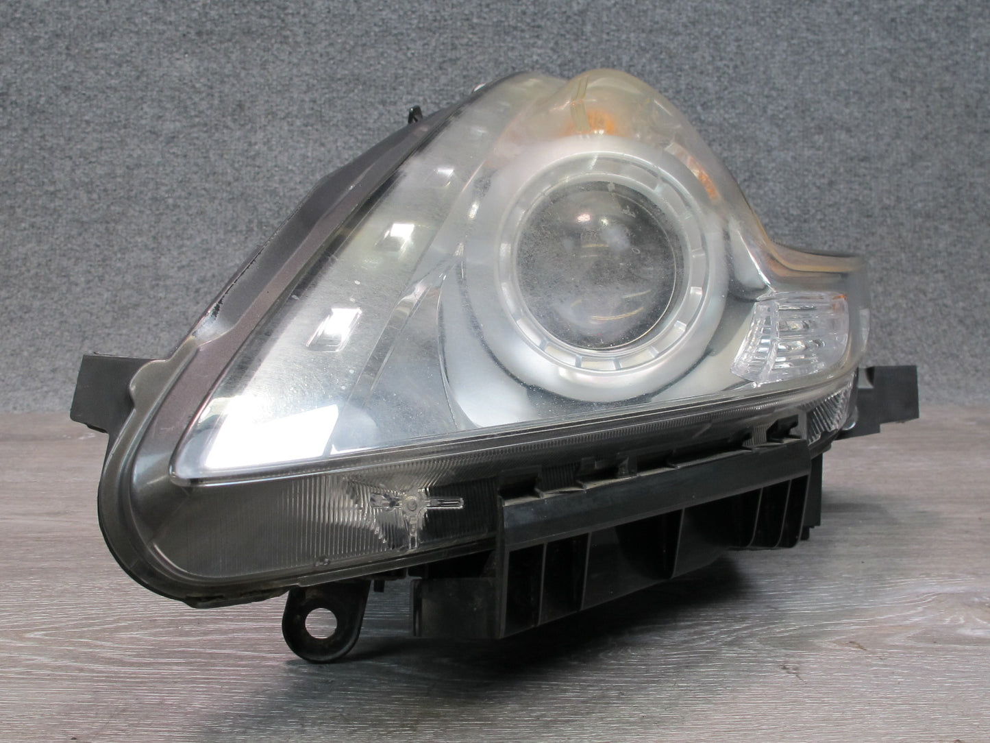 09-17 Nissan 370Z Z34 Front Left Driver Side Xenon HID Headlight Lamp OEM