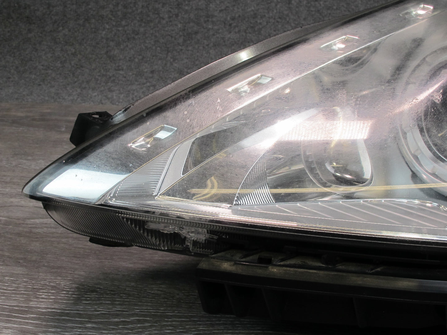09-17 Nissan 370Z Z34 Front Left Driver Side Xenon HID Headlight Lamp OEM