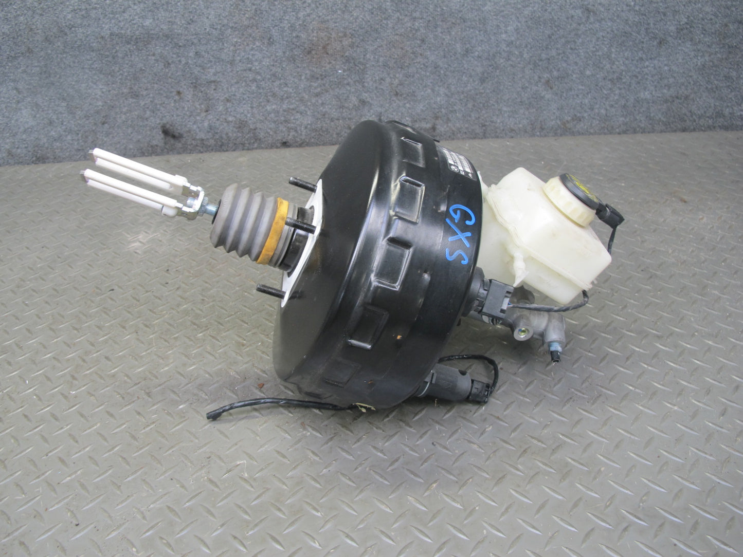 2008-2014 BMW E71 E72 X6 Brake Master Cylinder Booster Fluid Reservoir