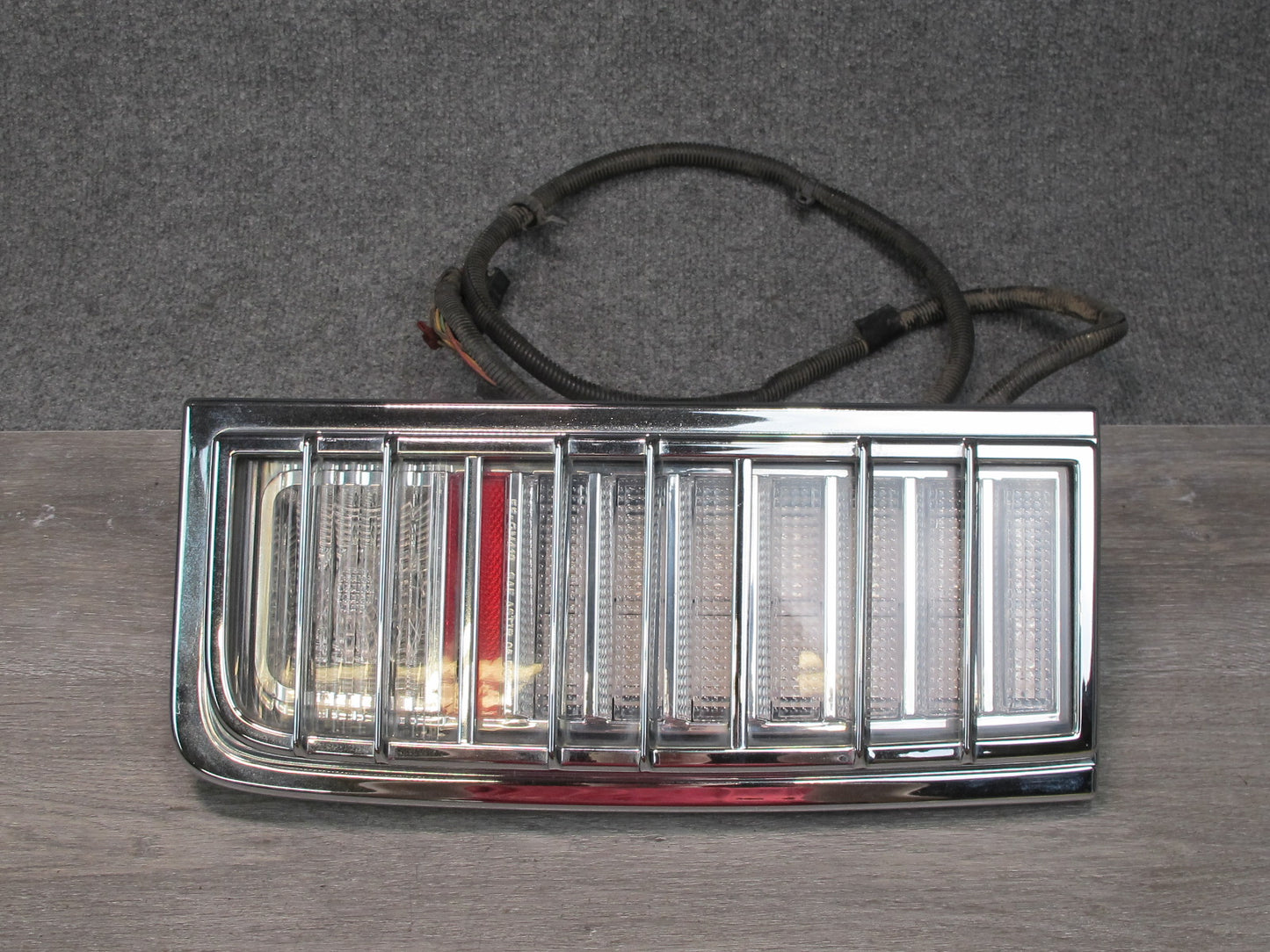 2003-2004 Hummer H2 Rear Left & Right Side Tail Light Lamp Set of 2