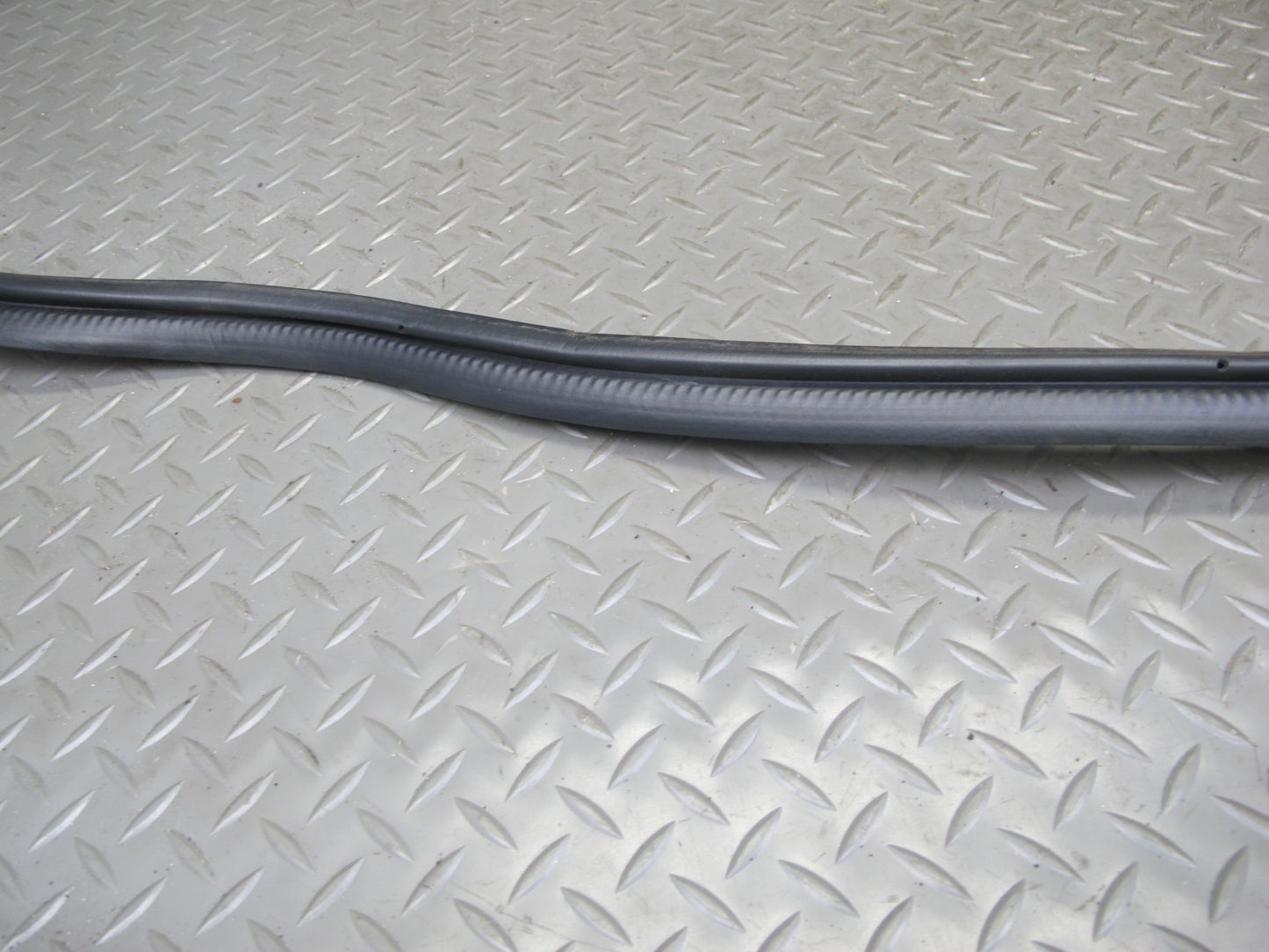 91-99 Dodge Stealth 3000GT Coupe Rear Trunk Hatch Lid Weatherstrip Seal OEM