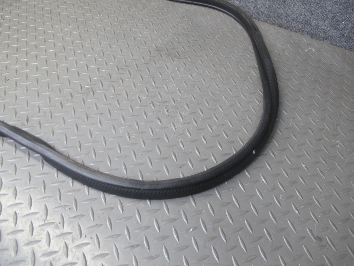 91-99 Dodge Stealth 3000GT Coupe Rear Trunk Hatch Lid Weatherstrip Seal OEM