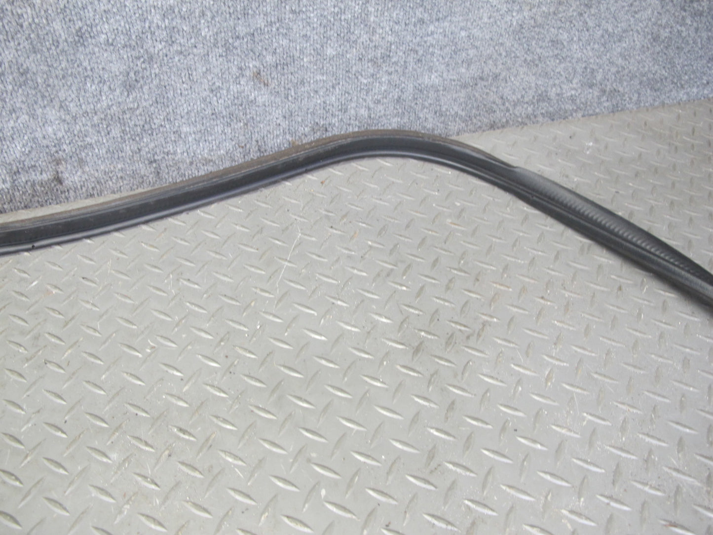 91-99 Dodge Stealth 3000GT Coupe Rear Trunk Hatch Lid Weatherstrip Seal OEM