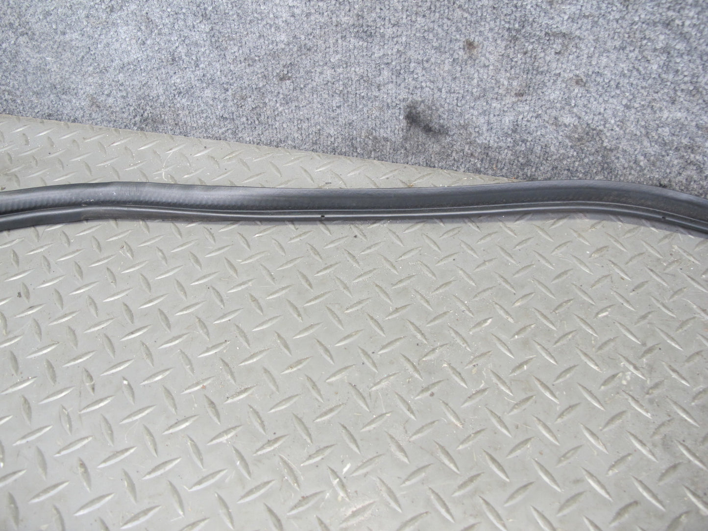 91-99 Dodge Stealth 3000GT Coupe Rear Trunk Hatch Lid Weatherstrip Seal OEM