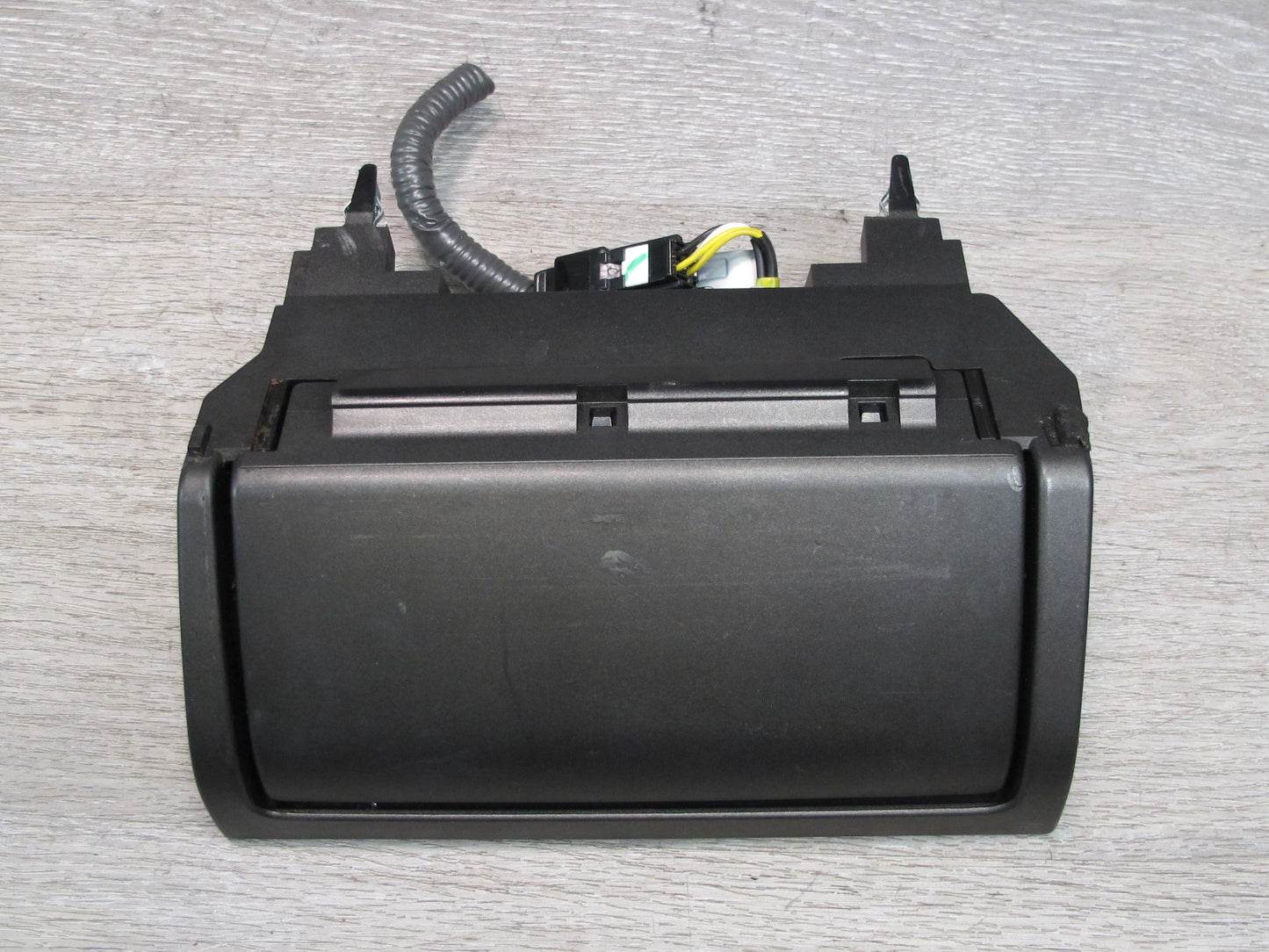 98-05 Lexus JZS160L GS400 GS430 GS300 Front Center Console Ashtray Black OEM