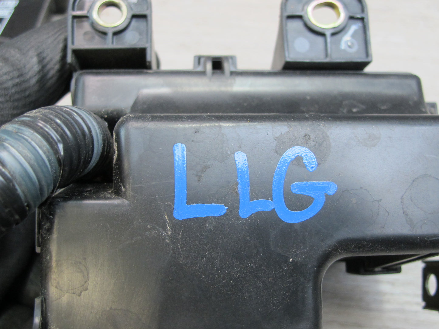 01-05 Lexus JZS160L GS430 GS300 Under Hood Fuse Relay Box OEM