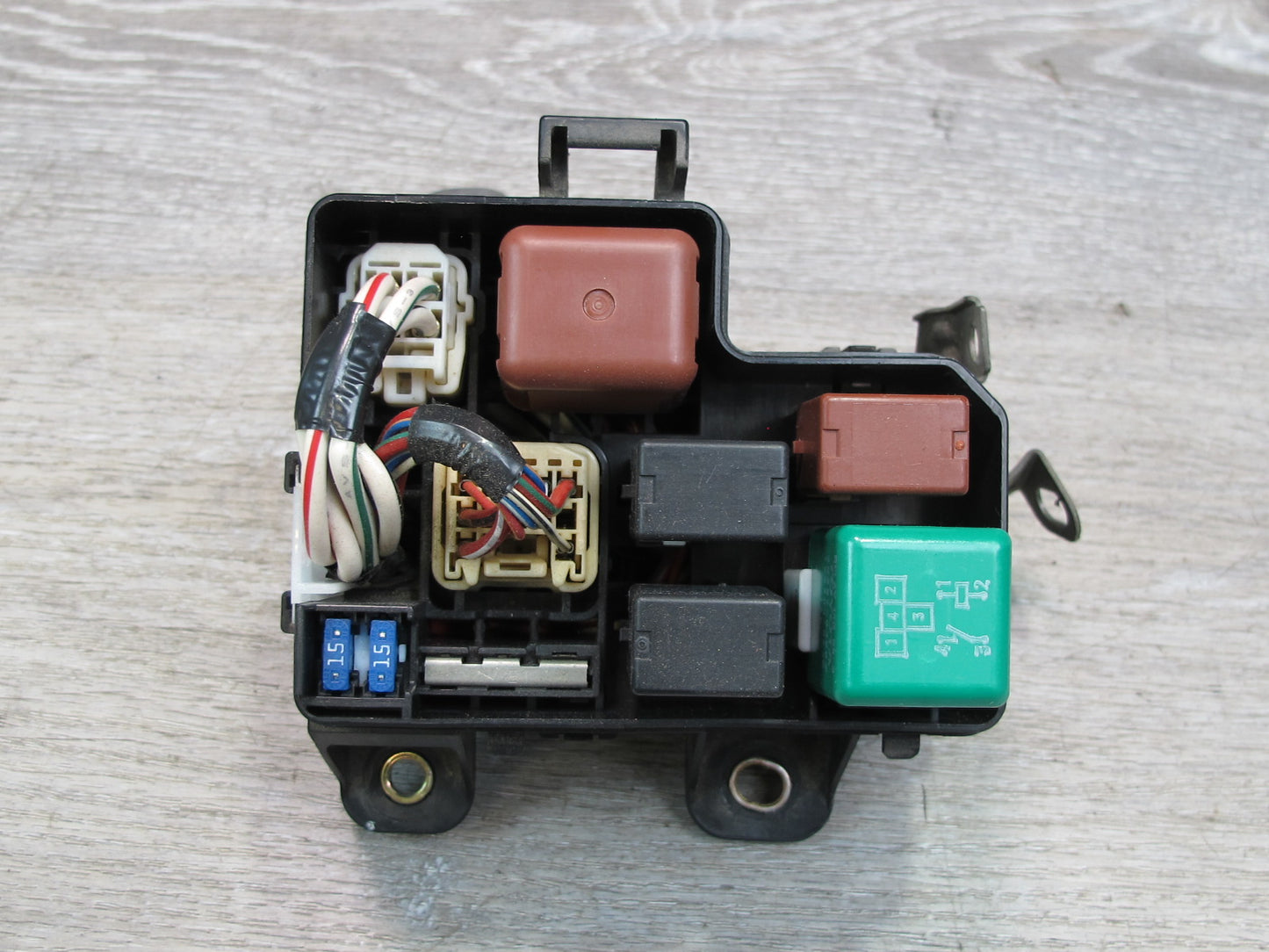 01-05 Lexus JZS160L GS430 GS300 Under Hood Fuse Relay Box OEM
