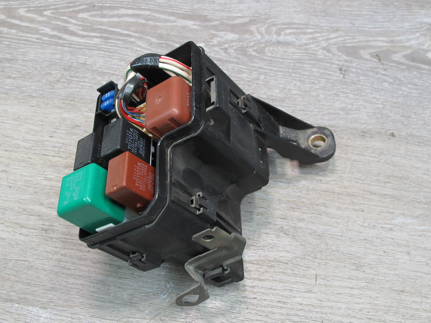 01-05 Lexus JZS160L GS430 GS300 Under Hood Fuse Relay Box OEM