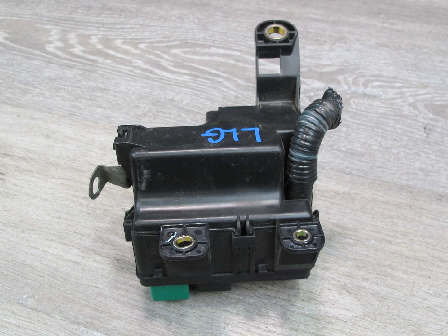 01-05 Lexus JZS160L GS430 GS300 Under Hood Fuse Relay Box OEM
