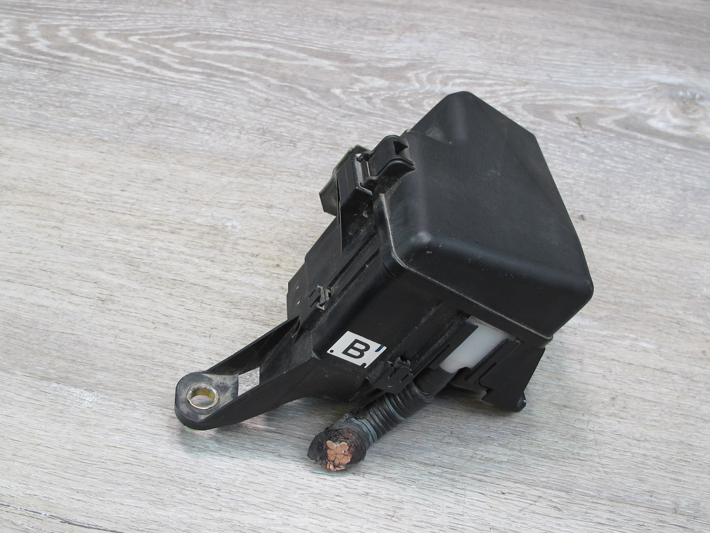 01-05 Lexus JZS160L GS430 GS300 Under Hood Fuse Relay Box OEM