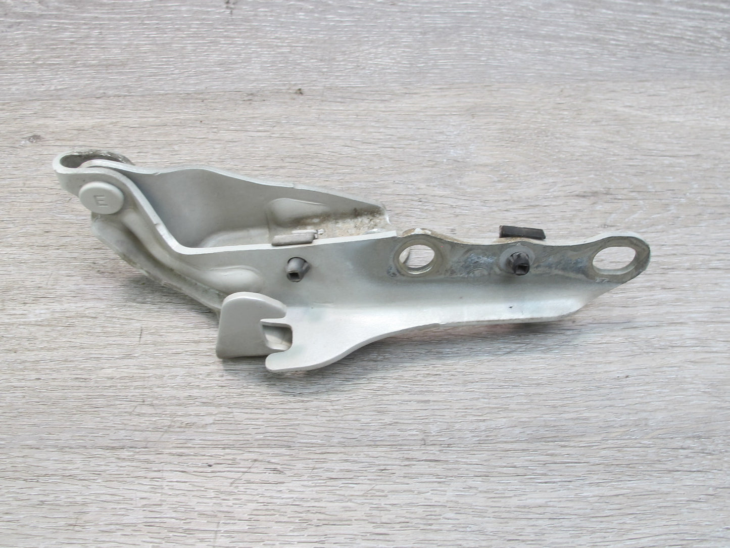 98-05 Lexus JZS160L GS400 GS430 GS300 Set of 2 Front Left & Right Hood Hinge OEM