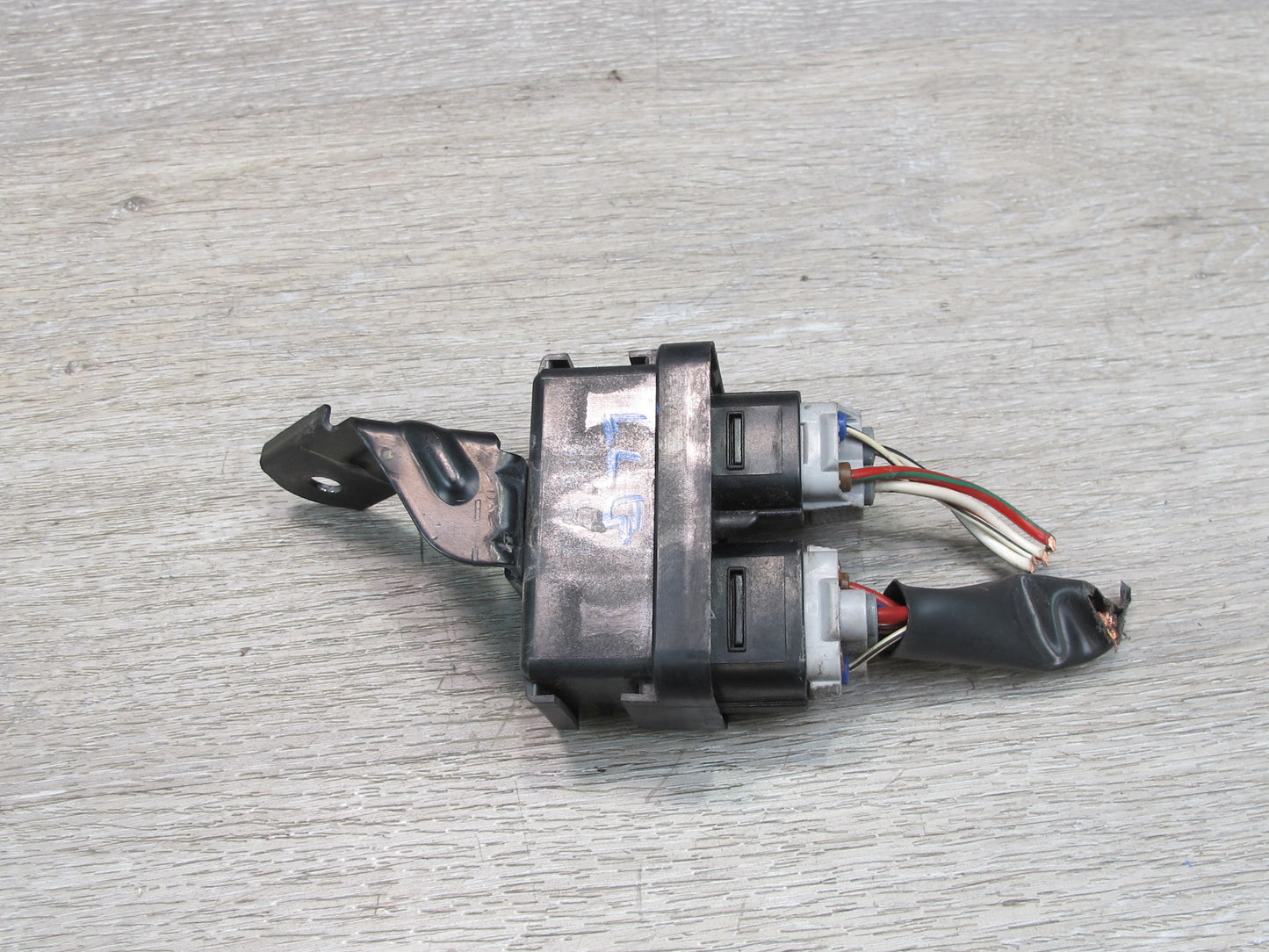 98-05 Lexus GS400 GS430 GS300 Running Light Module Relay Unit 82841-24010 OEM