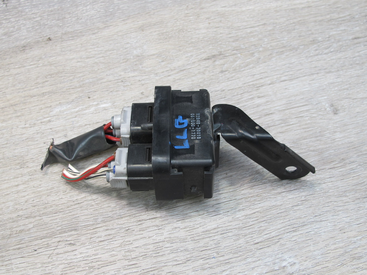 98-05 Lexus GS400 GS430 GS300 Running Light Module Relay Unit 82841-24010 OEM