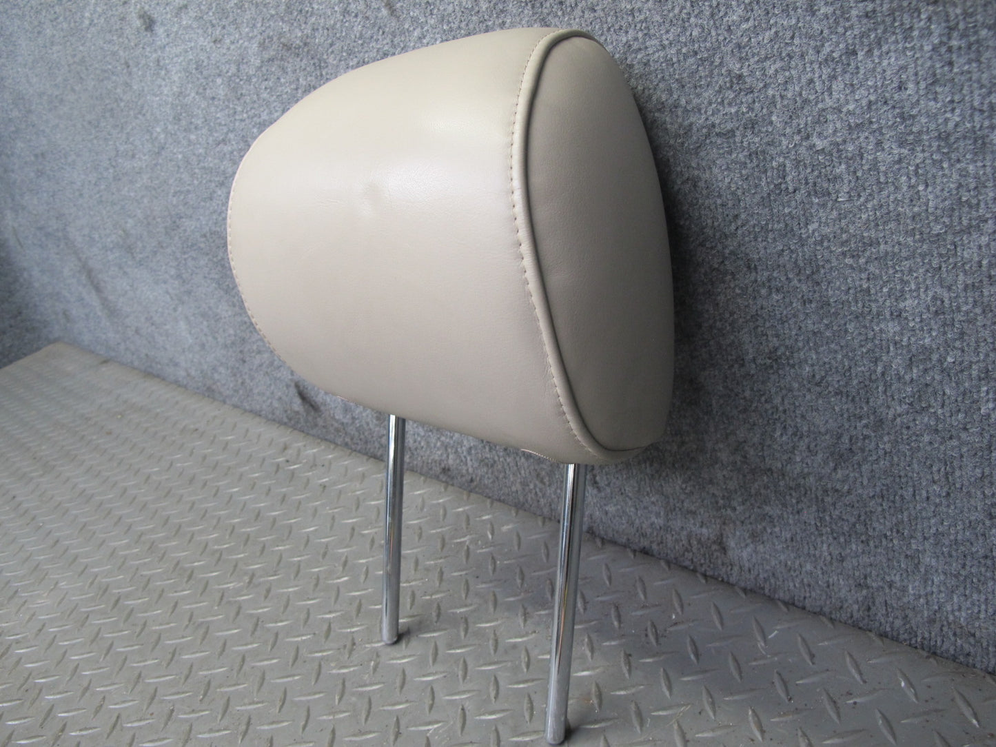2003-2006 Lexus UZJ100L LX470 Front Right Passenger Side Headrest Leather Ivory