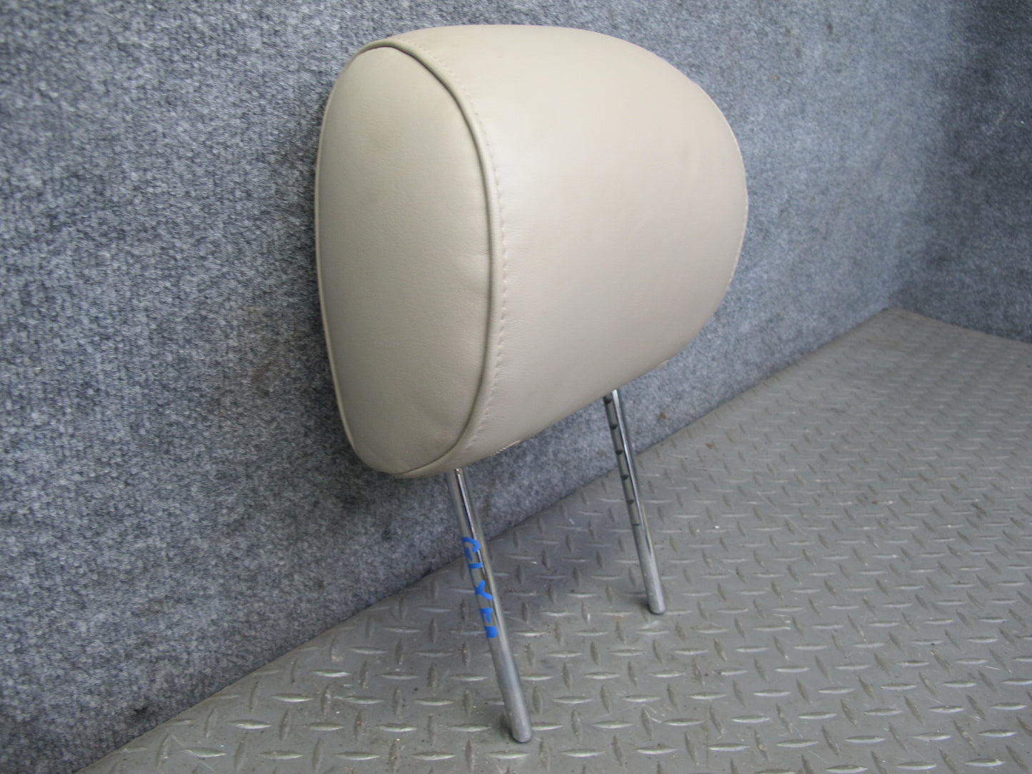 2003-2006 Lexus UZJ100L LX470 Front Right Passenger Side Headrest Leather Ivory