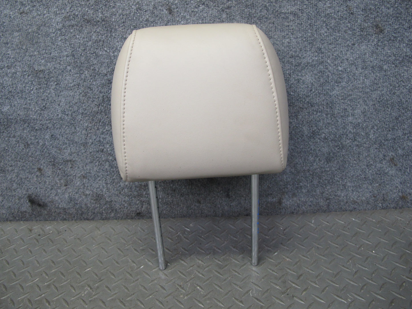 2003-2006 Lexus UZJ100L LX470 Front Right Passenger Side Headrest Leather Ivory