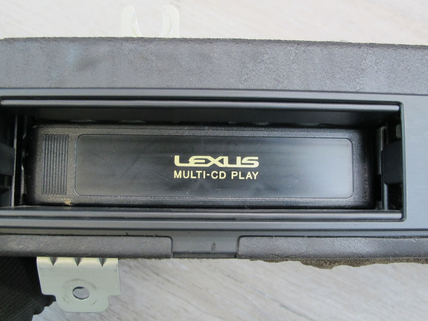 98-00 Lexus UCF20L LS400 Pioneer 6 Disc CD Changer With Magazine 86270-50130 OEM