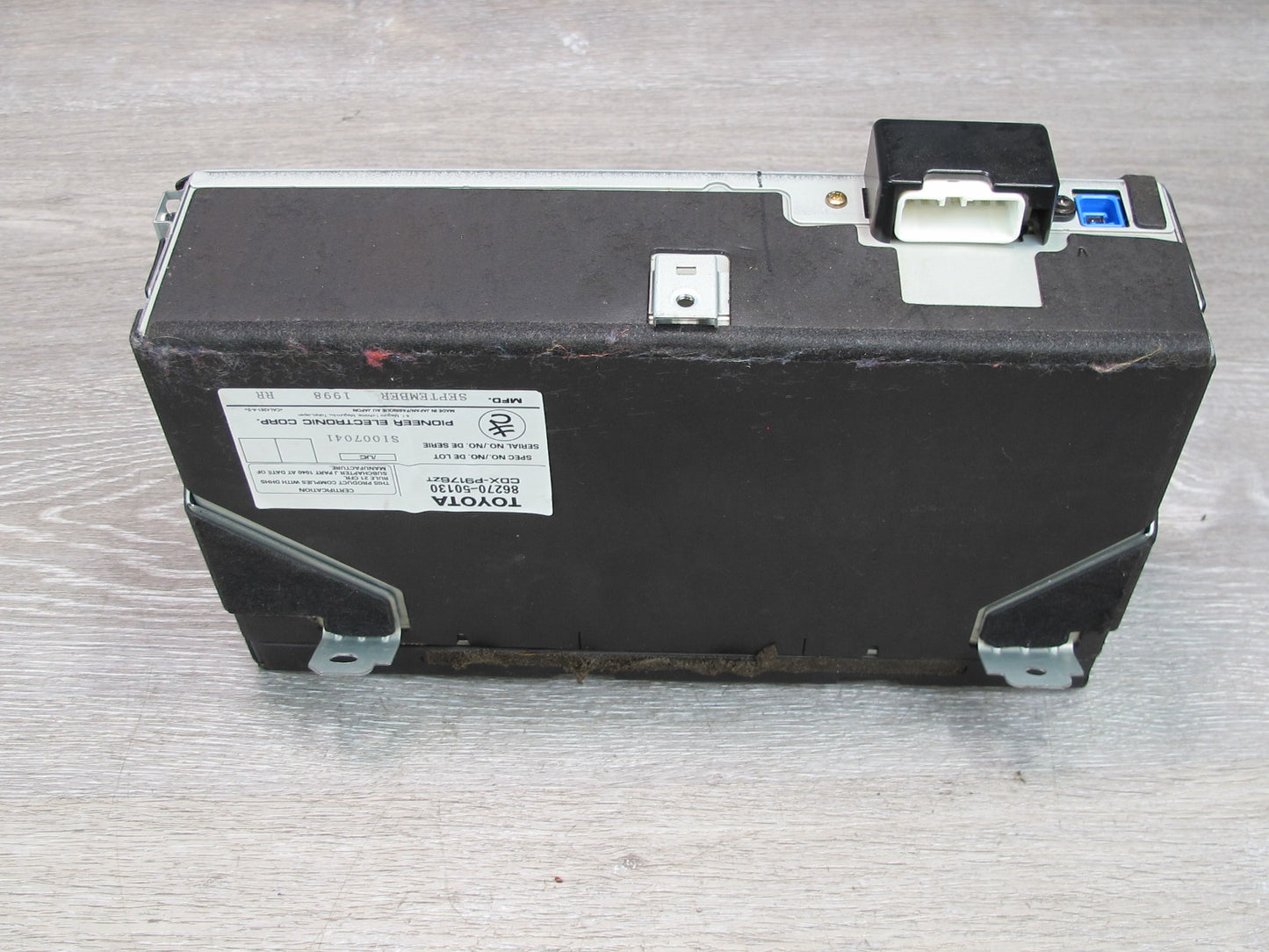 98-00 Lexus UCF20L LS400 Pioneer 6 Disc CD Changer With Magazine 86270-50130 OEM