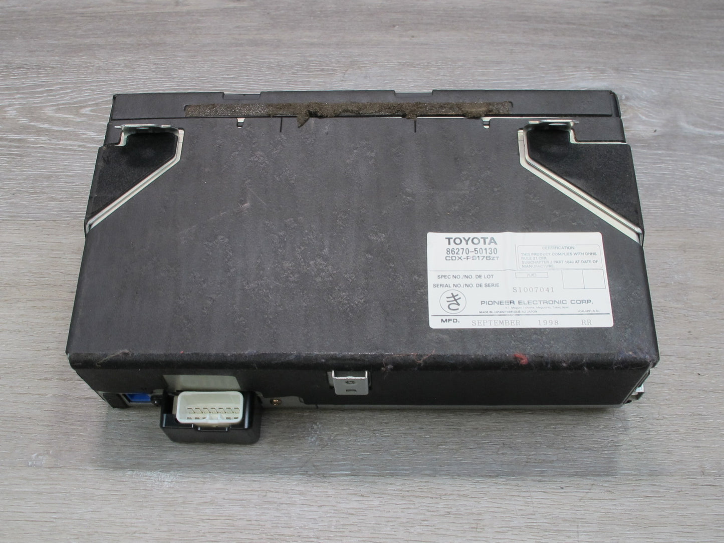 98-00 Lexus UCF20L LS400 Pioneer 6 Disc CD Changer With Magazine 86270-50130 OEM