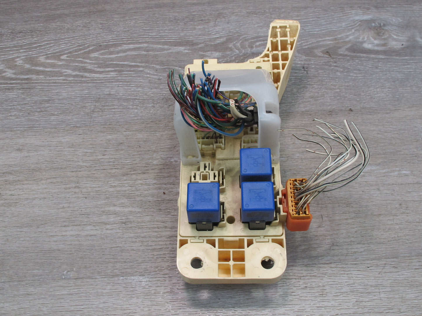 98-99 Lexus LS400 UCF20L Interior Cabin Fuse Relay Junction Box Module OEM