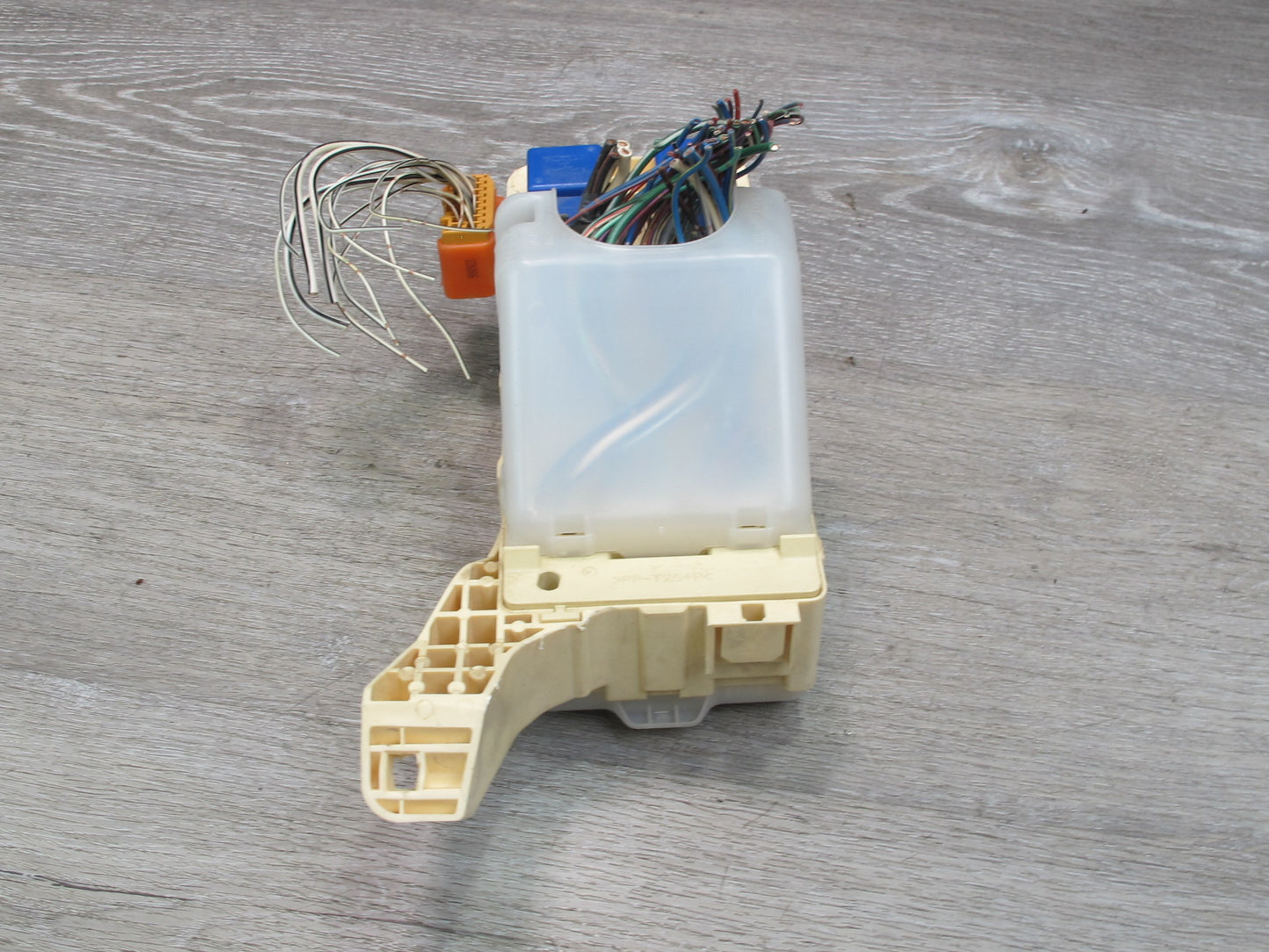 98-99 Lexus LS400 UCF20L Interior Cabin Fuse Relay Junction Box Module OEM