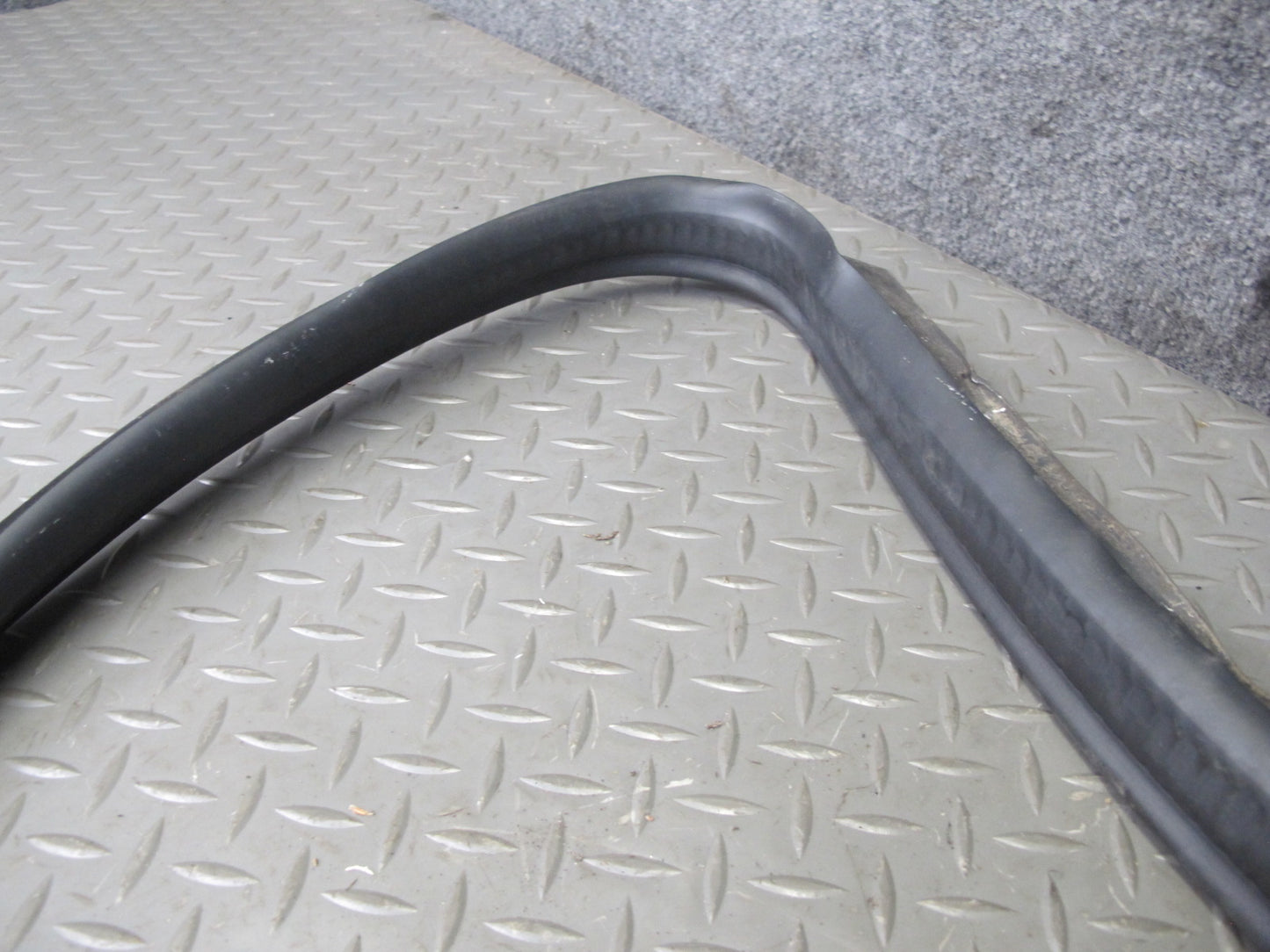07-13 Mercedes W221 S-class Rear Trunk Weatherstrip Rubber Seal OEM