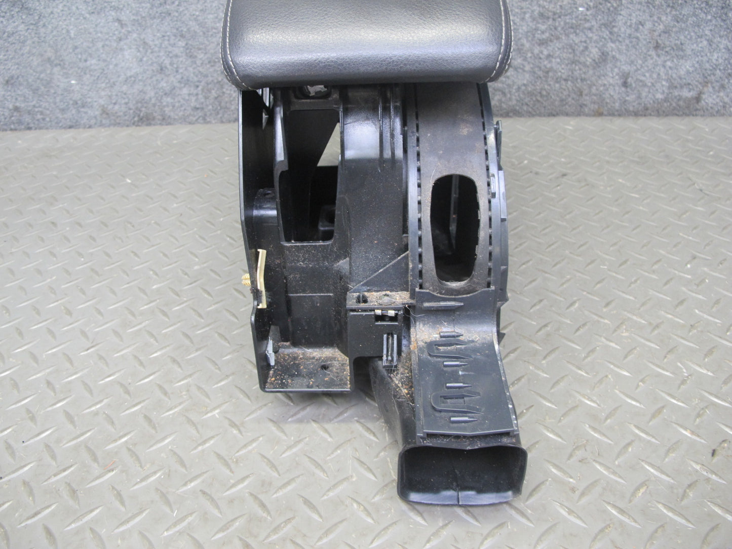 12-13 VW Golf R MK6 Front Center Console Armrest Lid w Support Leather Black OEM