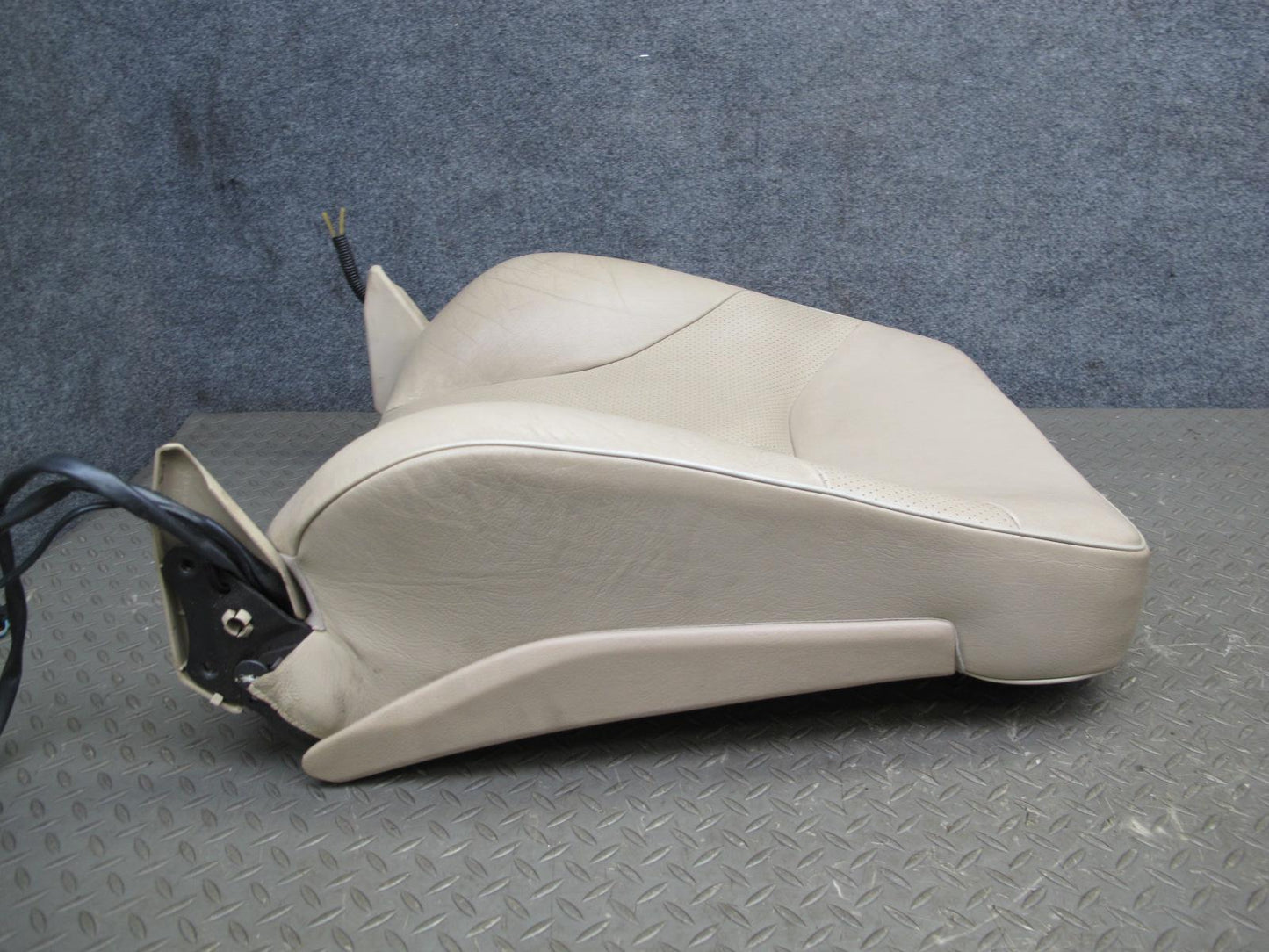 94-99 Mercedes W140 Front Right Seat Upper Backrest Leather Cushon OEM