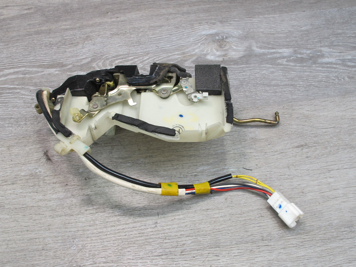 98-00 Lexus UCF20L LS400 Front Left Driver Door Lock Latch Actuator OEM