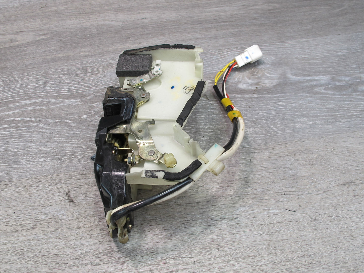 98-00 Lexus UCF20L LS400 Front Left Driver Door Lock Latch Actuator OEM