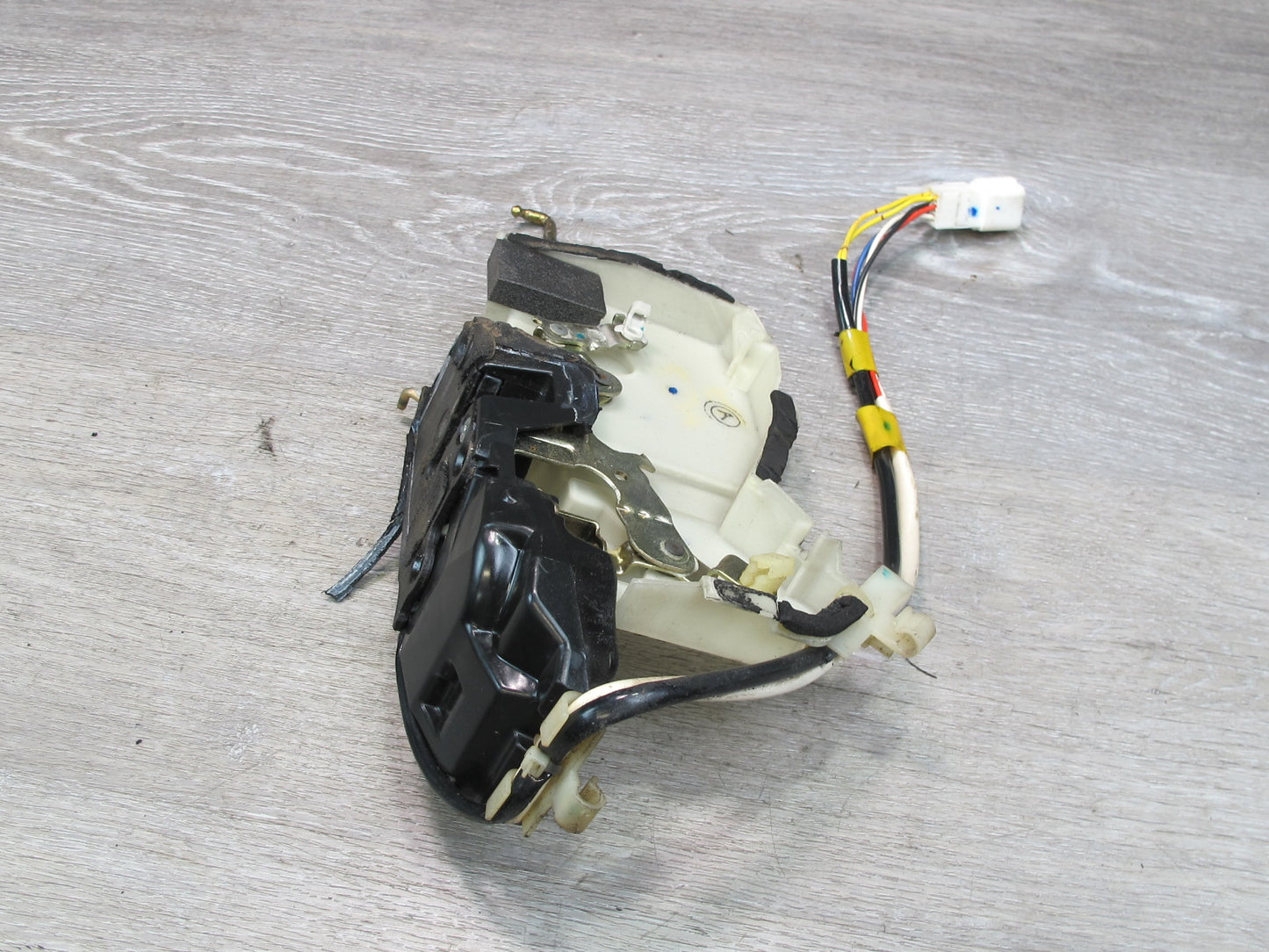 98-00 Lexus UCF20L LS400 Front Left Driver Door Lock Latch Actuator OEM