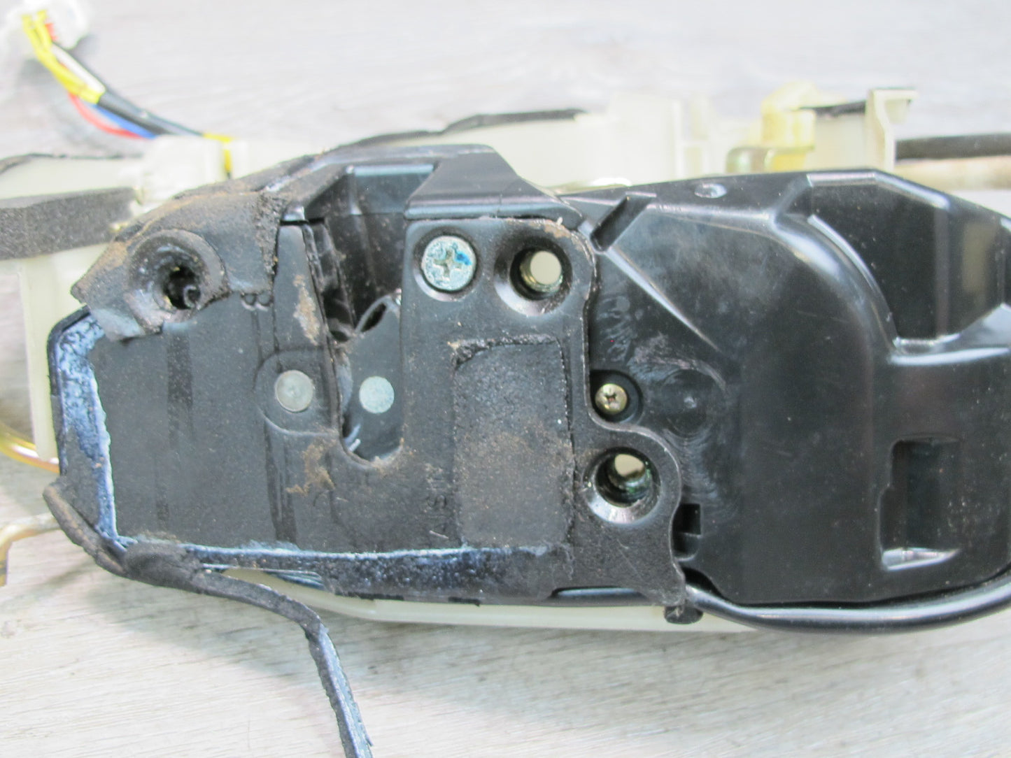 98-00 Lexus UCF20L LS400 Front Left Driver Door Lock Latch Actuator OEM