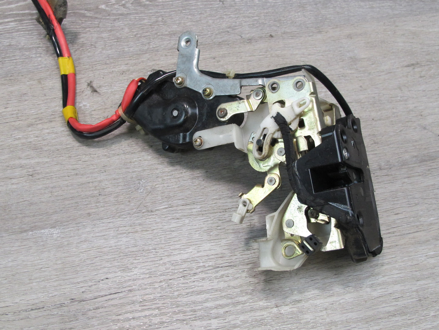 98-00 Lexus UCF20L LS400 Rear Left Door Lock Latch Actuator OEM