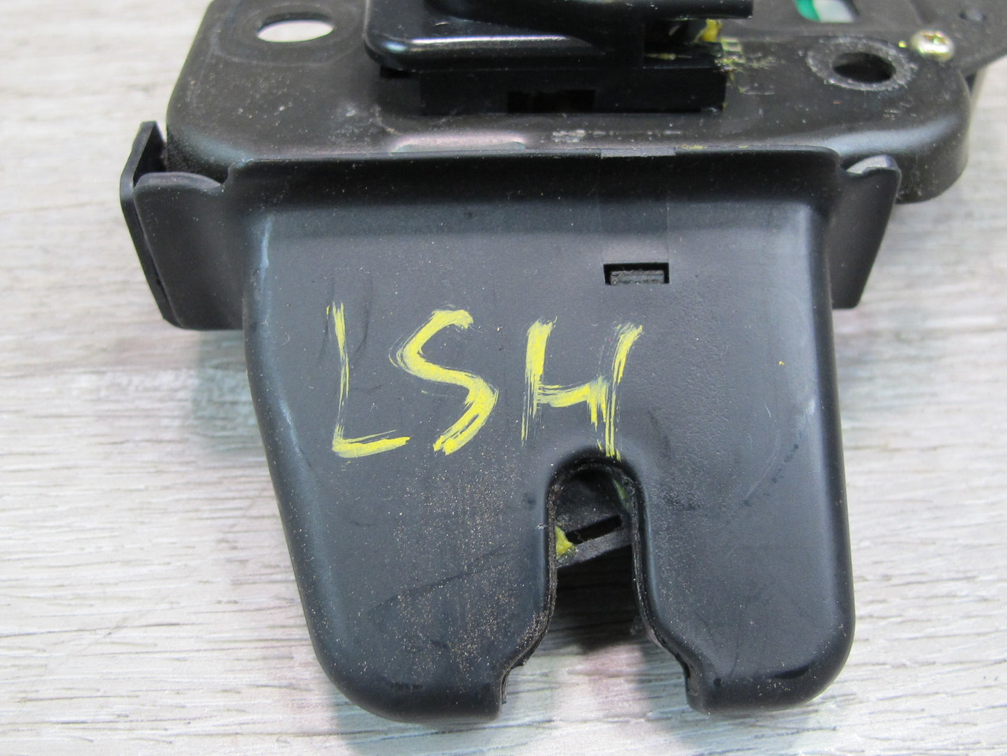 98-00 Lexus UCF20L LS400 Rear Trunk Lid Lock Latch Actuator OEM