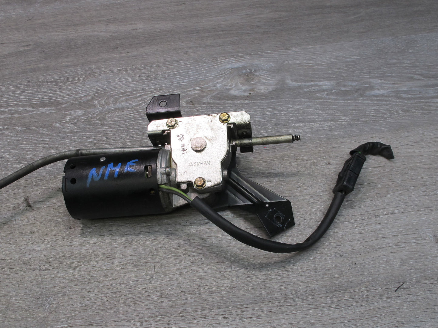 75-85 Mercedes W123 Sunroof Motor Drive Unit 0390251699 OEM